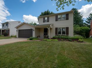 1689 Dancer Dr, Rochester Hills, MI 48307