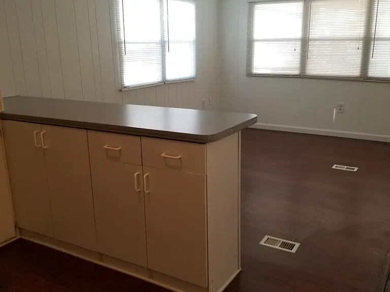 1005 Candace Ln — Photo 4