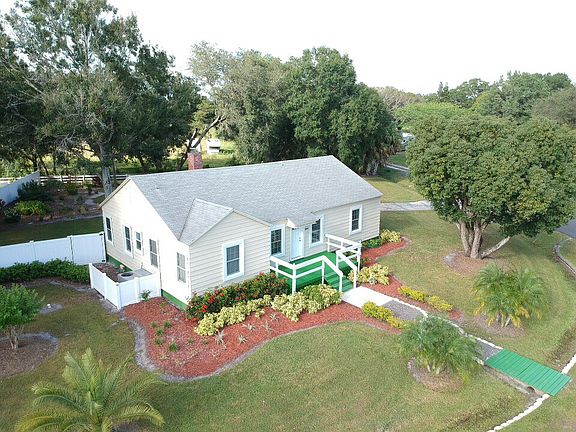 4th image of 5817 28th Avenue Dr E