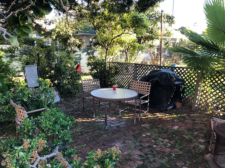 shared private courtyard