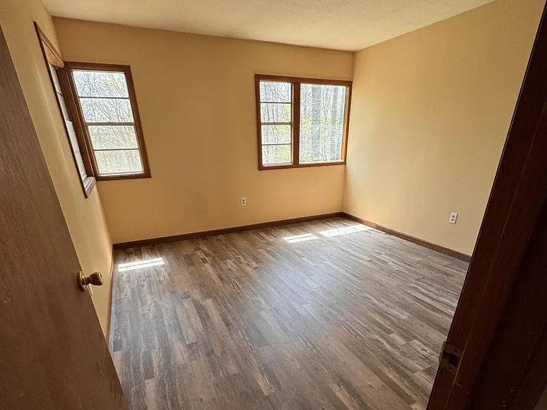 191 Waddell Cir — Photo 3