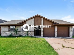 700 SW 12th St, Moore, OK 73160
