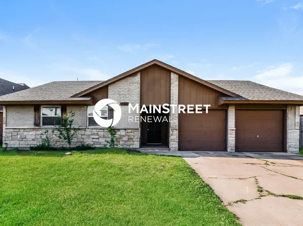 700 SW 12th St, Moore, OK 73160