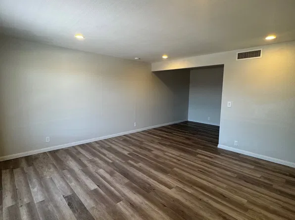 615 S Royal Crest Cir Unit 24, Las Vegas, NV 89169