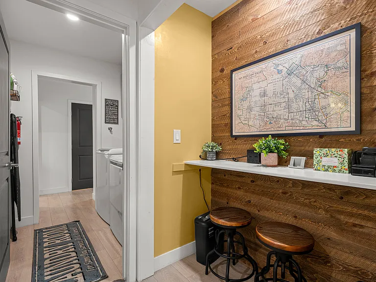 13730 Community St — Photo 35