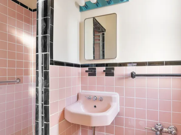 3130 Grand Concourse image 22 of 26