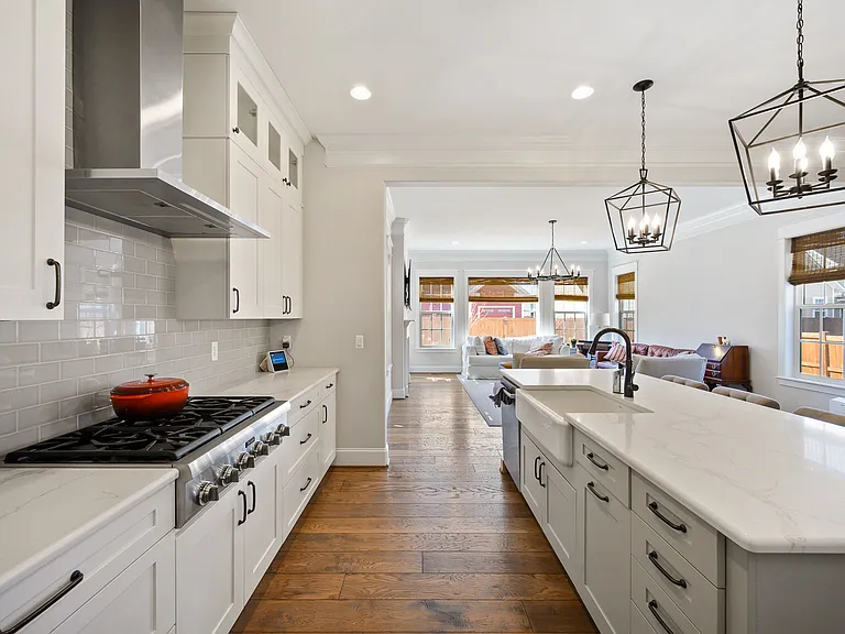 6063 Chester Way — Photo 4