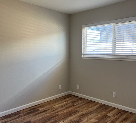 5th image of 4025 23rd St APT 4