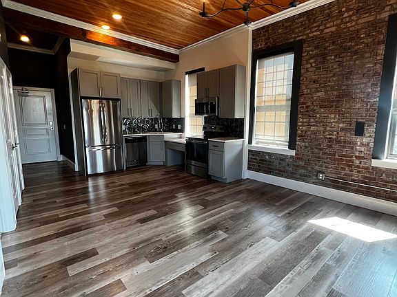 3rd image of 1332 Dolman St #201