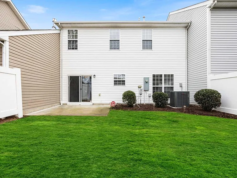 4 Suncrest Ct — Photo 32