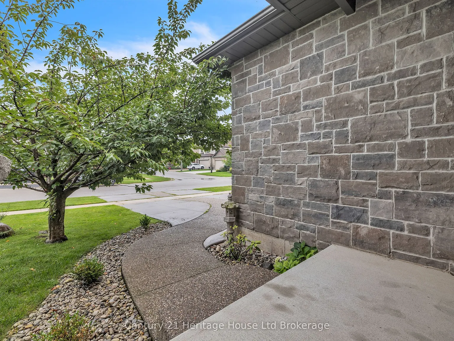 4 bed, $3,100 — Photo 3