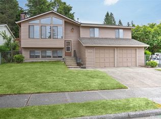 2805 NE 23rd Pl, Renton, WA 98056