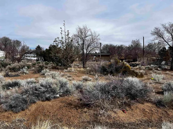 5930 Calico Dr, Sun Valley, NV 89433