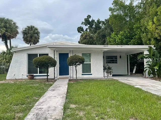 3 bed, 1.0 bath, 1012 sqft, $2,800 — Photo 1