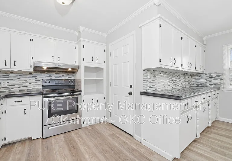 1301 NW 102nd St — Photo 6