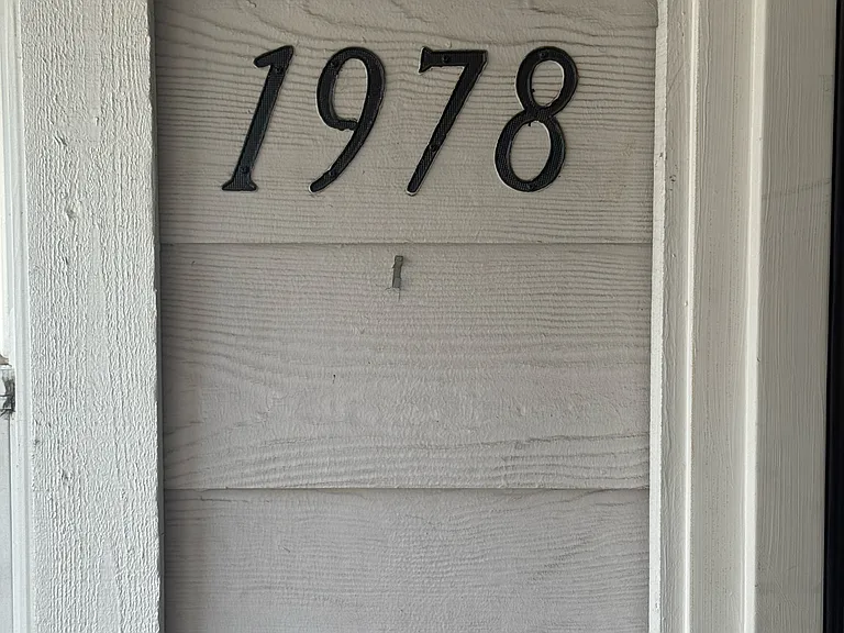 Lakewood Court Apartments — Photo 19