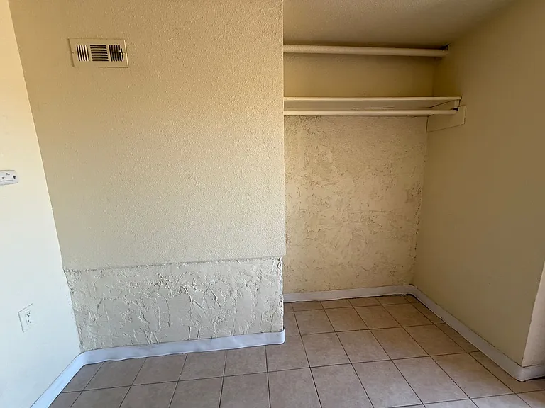504 E Williams St — Photo 12