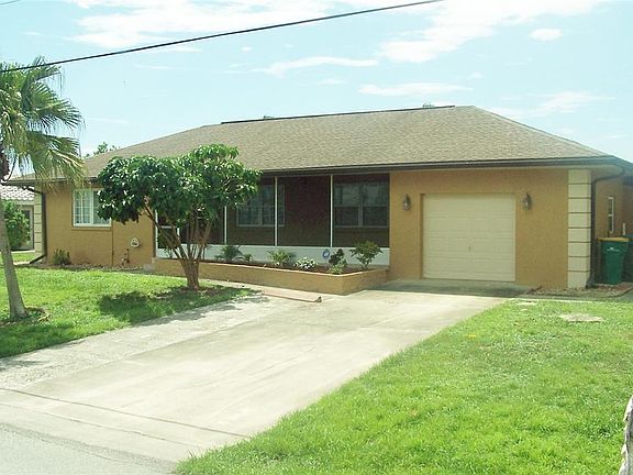 2nd image of 312 E Tarpon Blvd NW