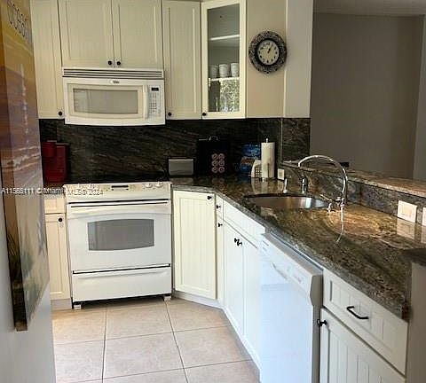 3rd image of 3551 NE 169th St APT 208