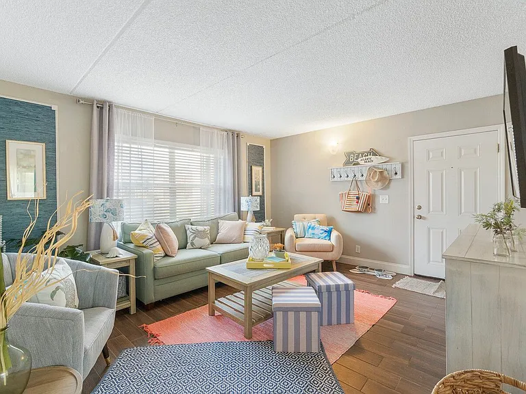 Sea Oats Apartments — Photo 24