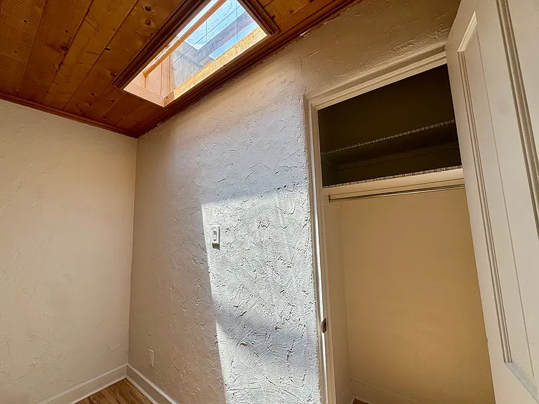 216 Carlisle Blvd NE — Photo 6