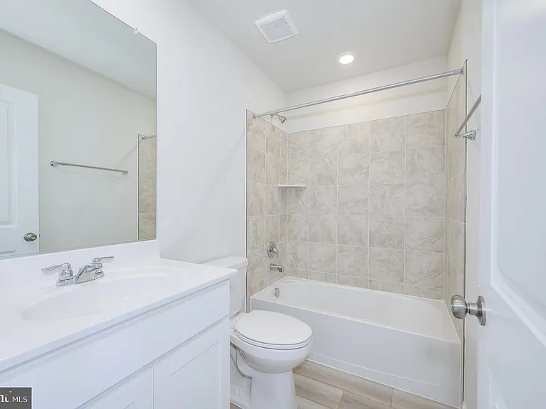 450 Seeback Dr — Photo 30