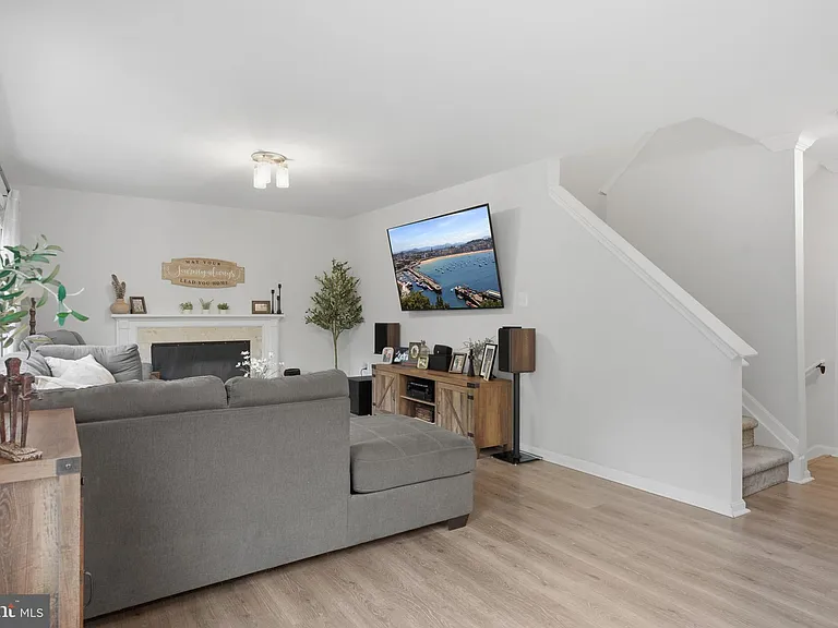11431 Westmont Ct — Photo 32
