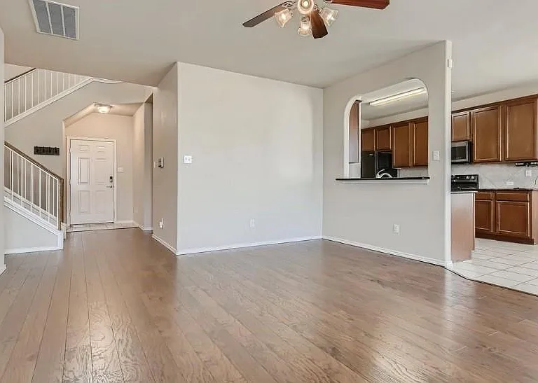 301 Comal Run — Photo 5