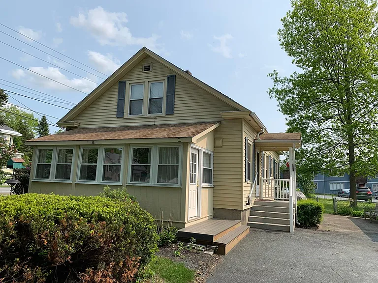 131 N Main St — Photo 4