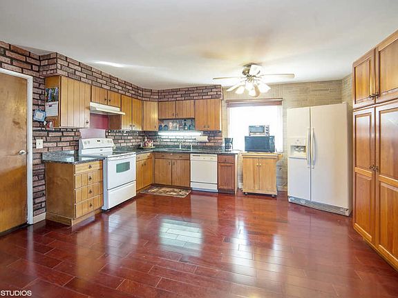 4th image of 6110 Westgate Ct