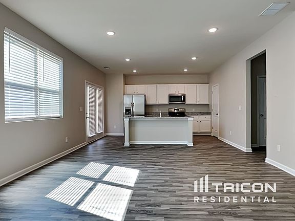 3rd image of 501 Curry Ridge Ct