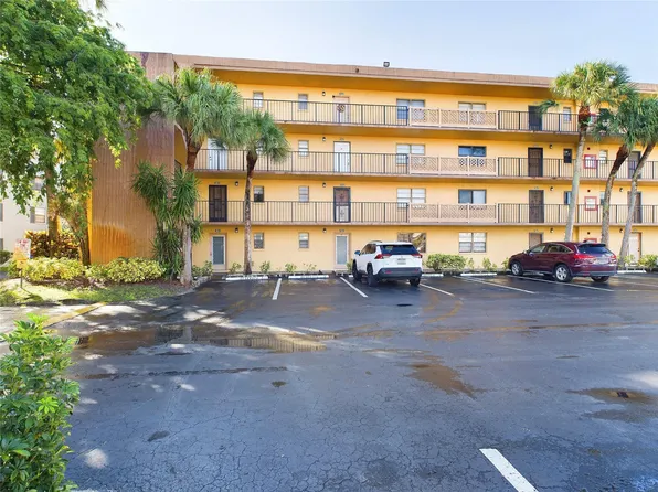 9370 SW 8th Street #301, Boca Raton, FL 33428