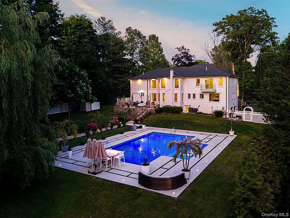 4th image of 37 Wilmington Drive