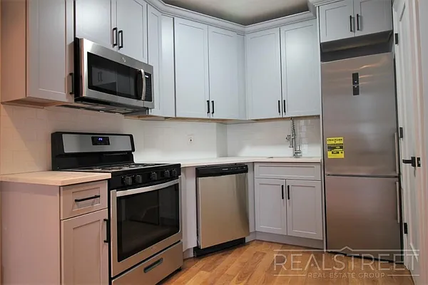 Rented by Real Street Inc | media 2