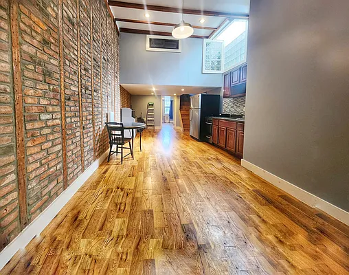 Rented by RELEASE NY | media 16