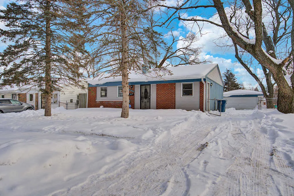 21625 Cynthia Ave photo 1