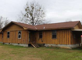 1 Meadowood Dr, Phenix City, AL 36869