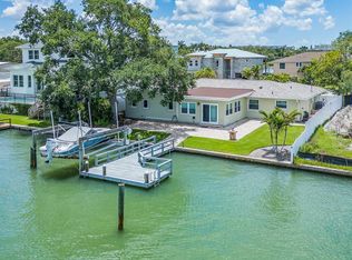 40 Sunset Bay Dr, Belleair, FL 33756