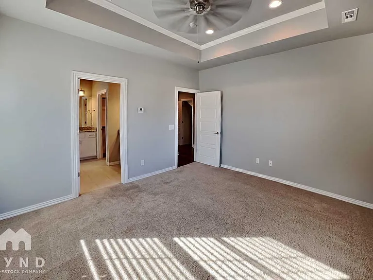 5903 SW Gentle Winds Ave — Photo 11