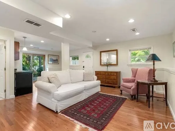64 School St #B, Wayland, MA 01778