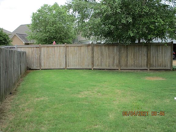 4th image of 2400 W Wellsgate Dr