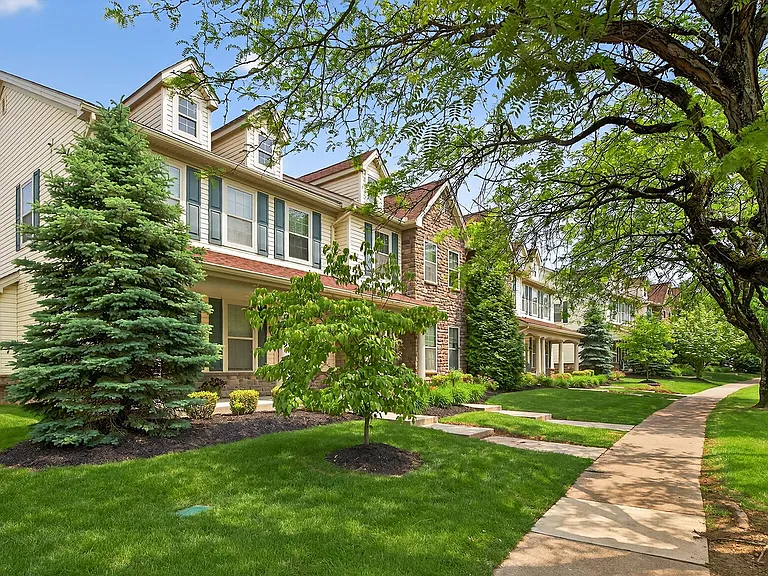 East Hills Townhomes at Bethlehem — Photo 19