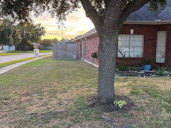 3rd image of 21503 Green Thicket Ct