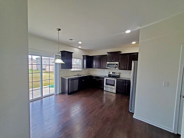 814 Hillsdale Ave — Photo 3