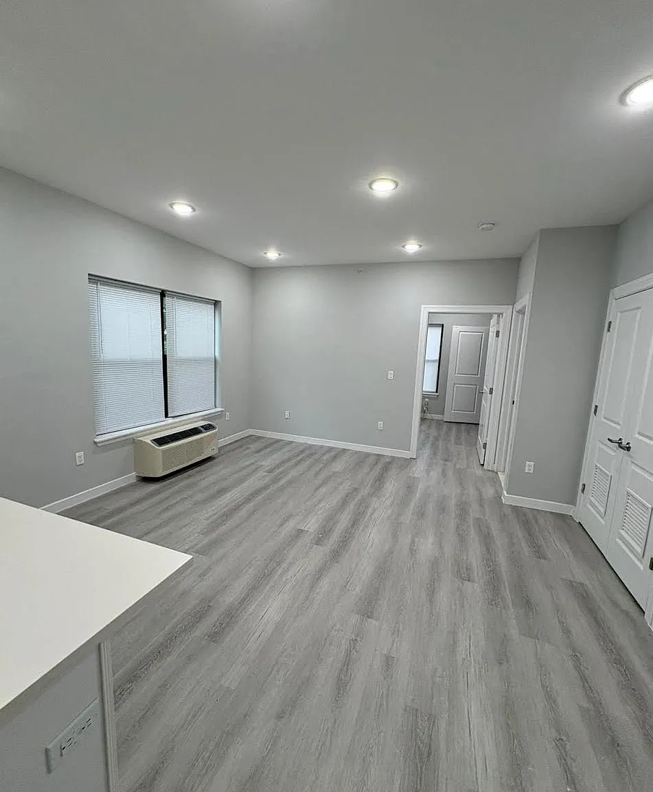 1 bed, $1,718 — Photo 2