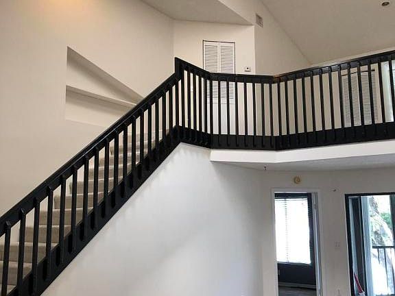 3rd image of 209 Harbour Pointe Way