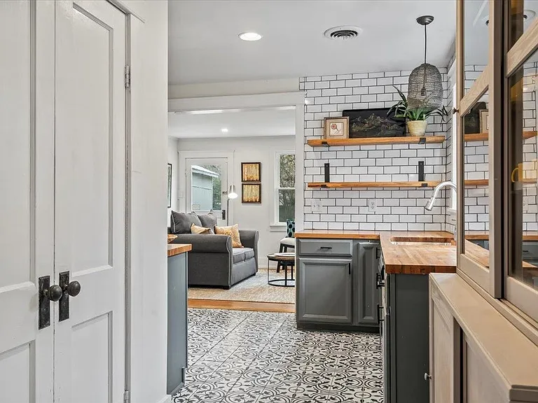 531 S Holmes St — Photo 14
