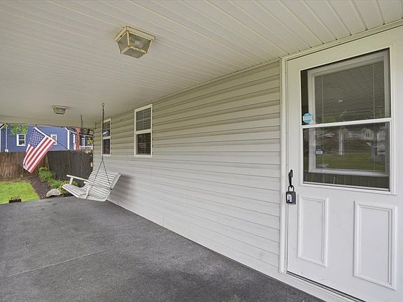 5th image of 407 Rustic Rd