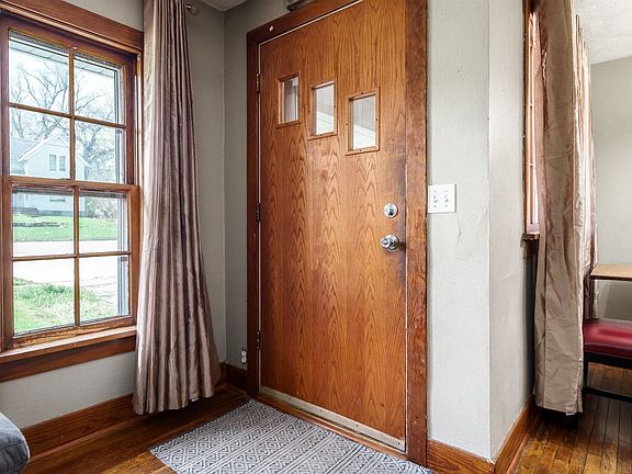 3rd image of 1315 Sherman Ave