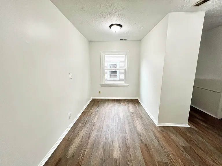 2128 S 40th St — Photo 4